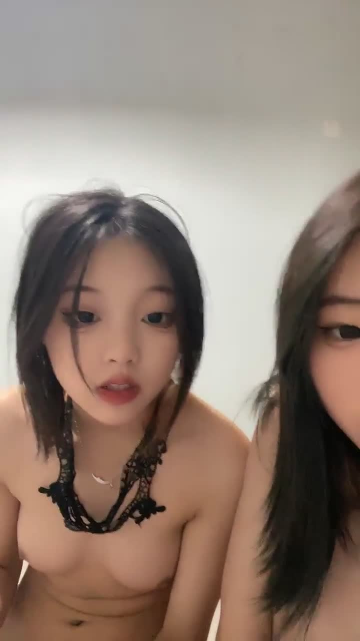 00后 闺蜜 四人组 美少女战士 裸舞 尺度福利秀 第二弹 5