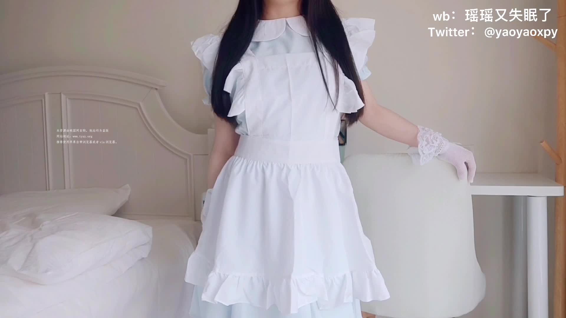瑶瑶失眠#自拍 #福利姬 #瑶瑶 #自慰 #茶话会 @lolirua瑶瑶又失眠了，知名的福利姬从此刻献上身体，看这温婉的长发和大屁股，学生时代我一定追求她️聊天群     万能搜索️点我一键订阅茶话会全服务