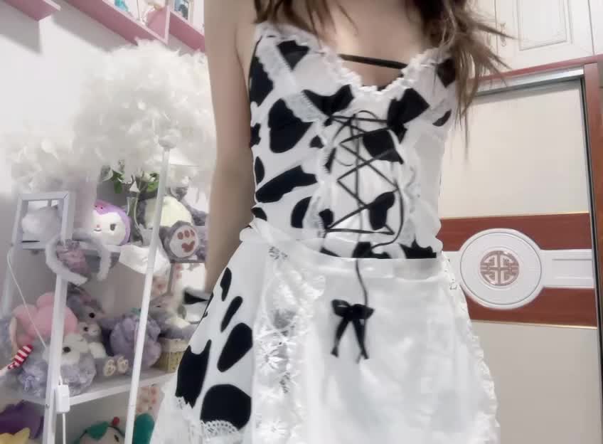 #自慰 #学生 #白虎 #少女 #福利姬极品身材可爱反差小萝莉自慰系列，三点粉嫩，娇喘声非常淫荡，听着就想射 合集2