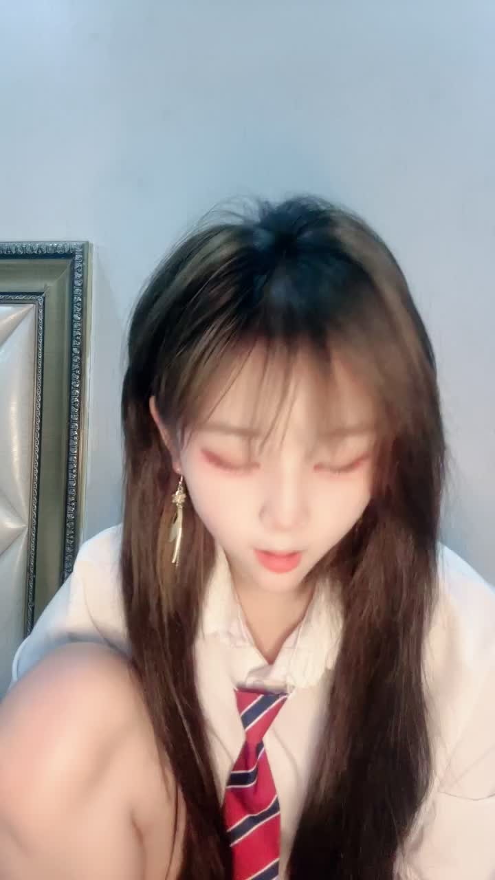#取越顶尖颜值校花级女神【取越】 约土豪啪啪~无套内射！道具狂插！大长腿少女清纯与风骚并存，如玉般的身体 酥到骨头里。