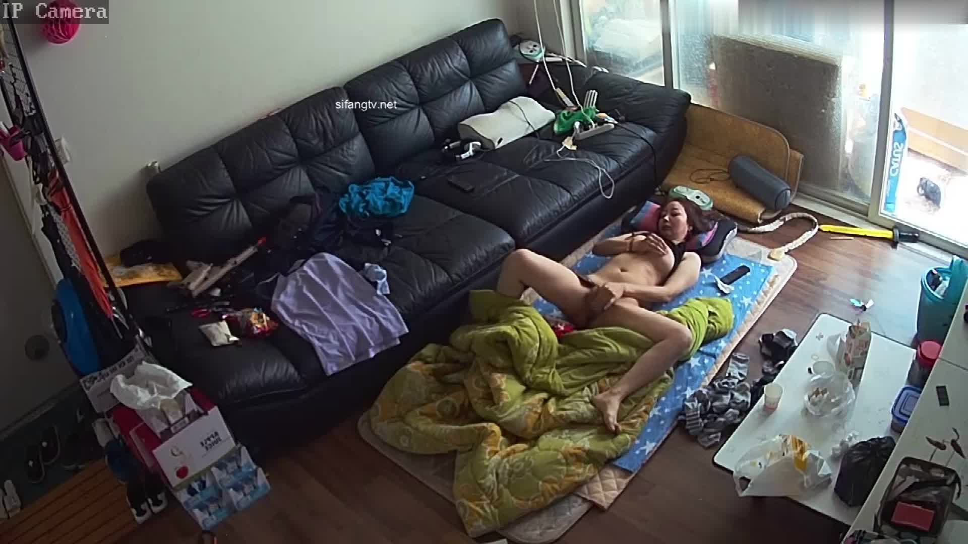 #监控 #家庭摄像头 几个少妇家里没男人空虚寂寞用手自慰个个手法娴熟骚妇
