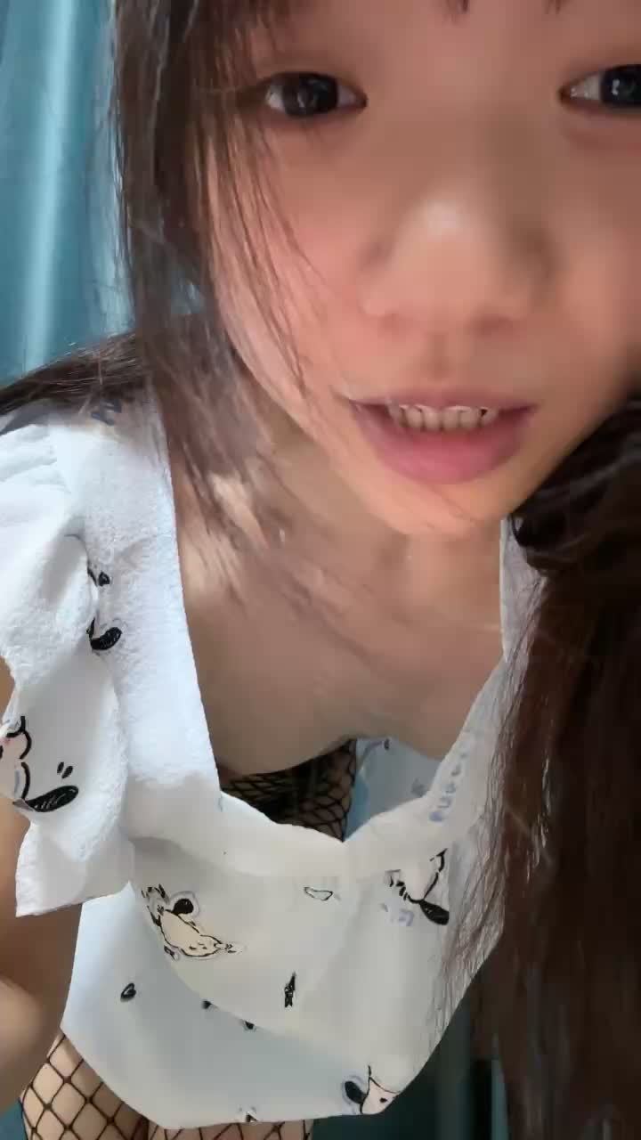 #半糖 #小妲己 #直播极品小奶狗露脸兼职大秀赚外快，揉奶玩逼听狼友指挥淫声荡语不断，全方位展示真骚
