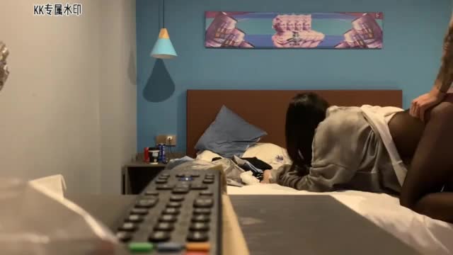 约炮K神，真实约炮极品长腿御姐，疯狂抽插黑丝蜜桃臀，淫水四溅，超刺激