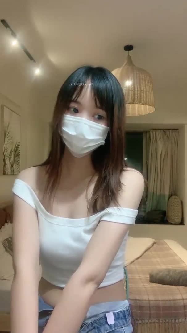 美魔女寂寞自慰自拍～绝对火辣！