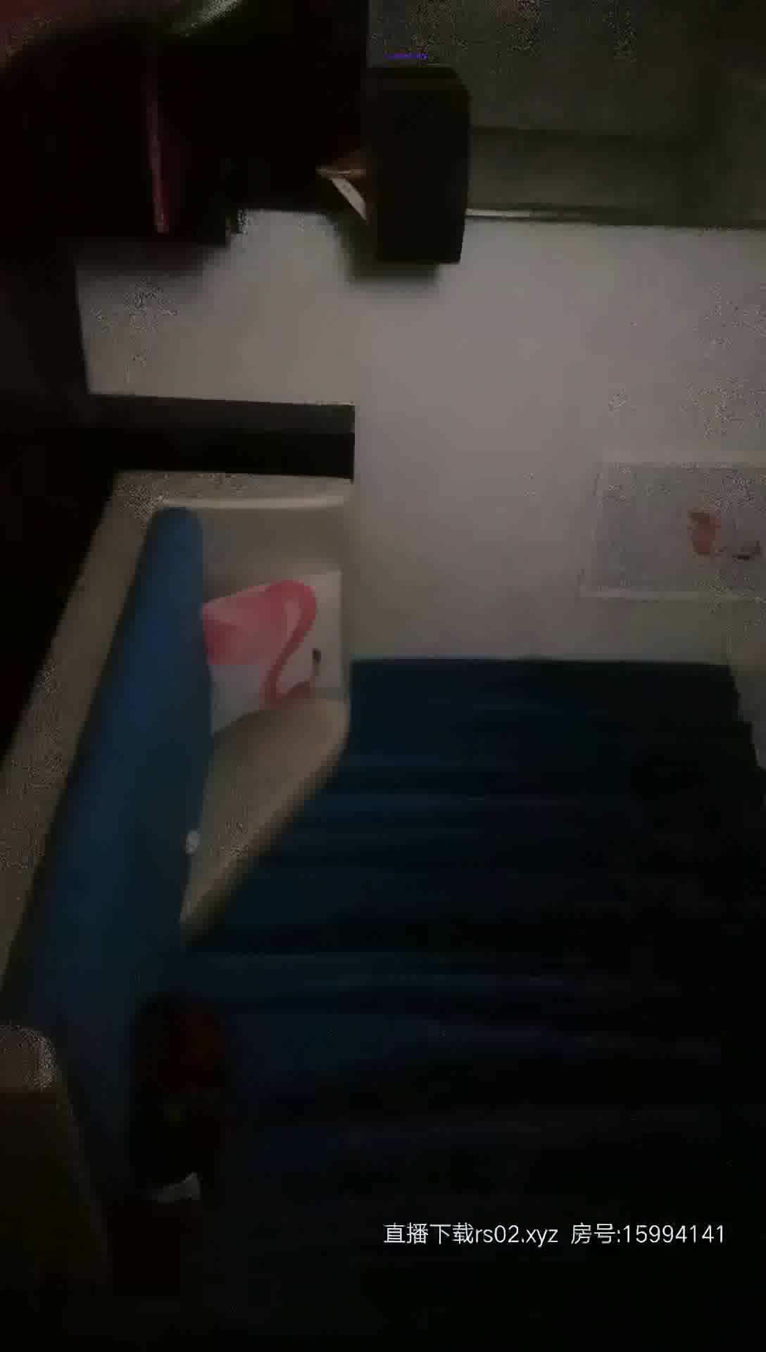 【午夜寻花】小宝初拜师代班约操小萝莉，青涩害羞初尝人事水多多速游VPN跑满千兆只做最快