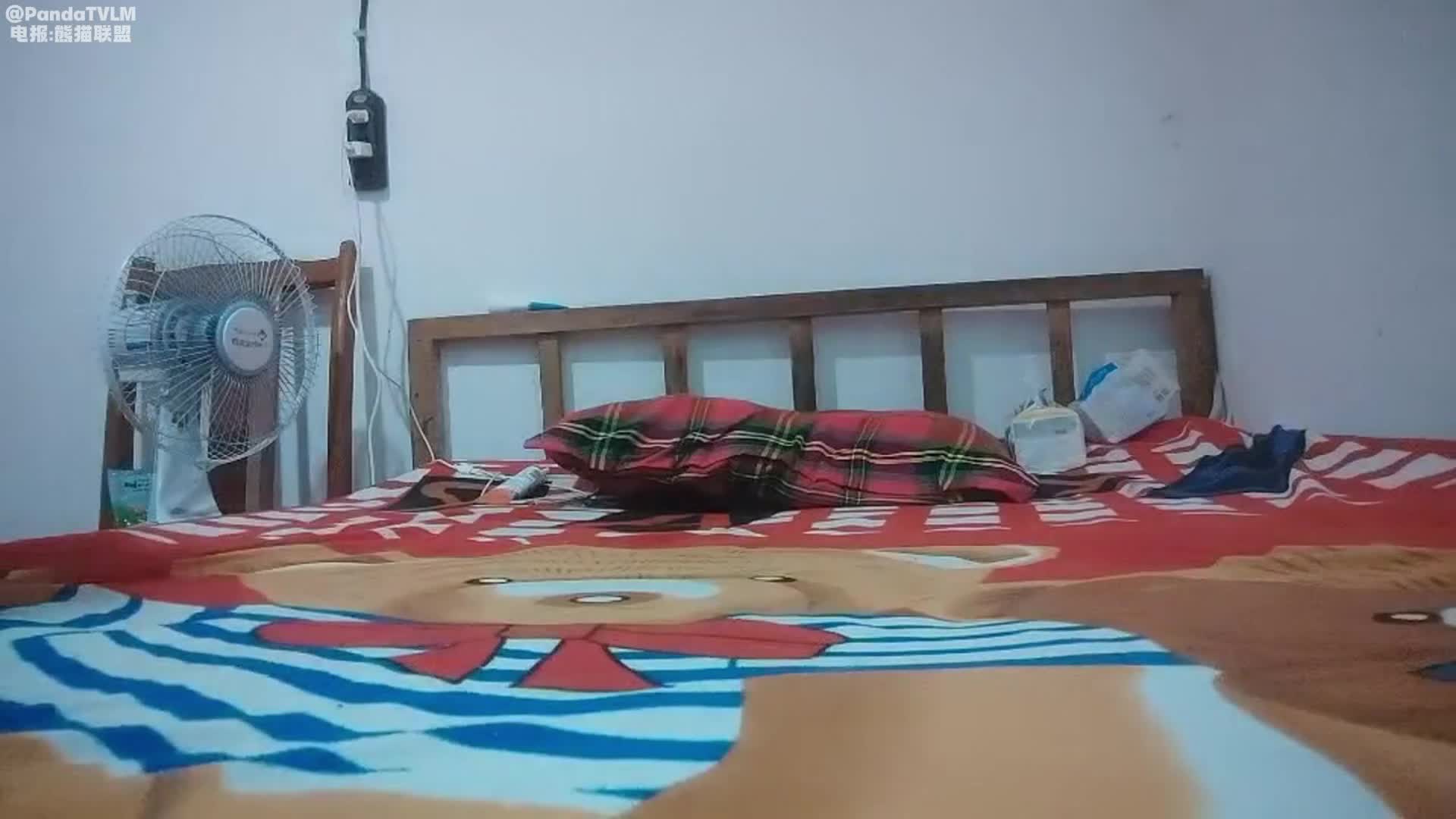 巨乳熟女大姐69吃鸡 温柔一点再温柔一点 唉对对这样 皮肤白皙身材丰腴 被大鸡吧猛怼要求温柔一点