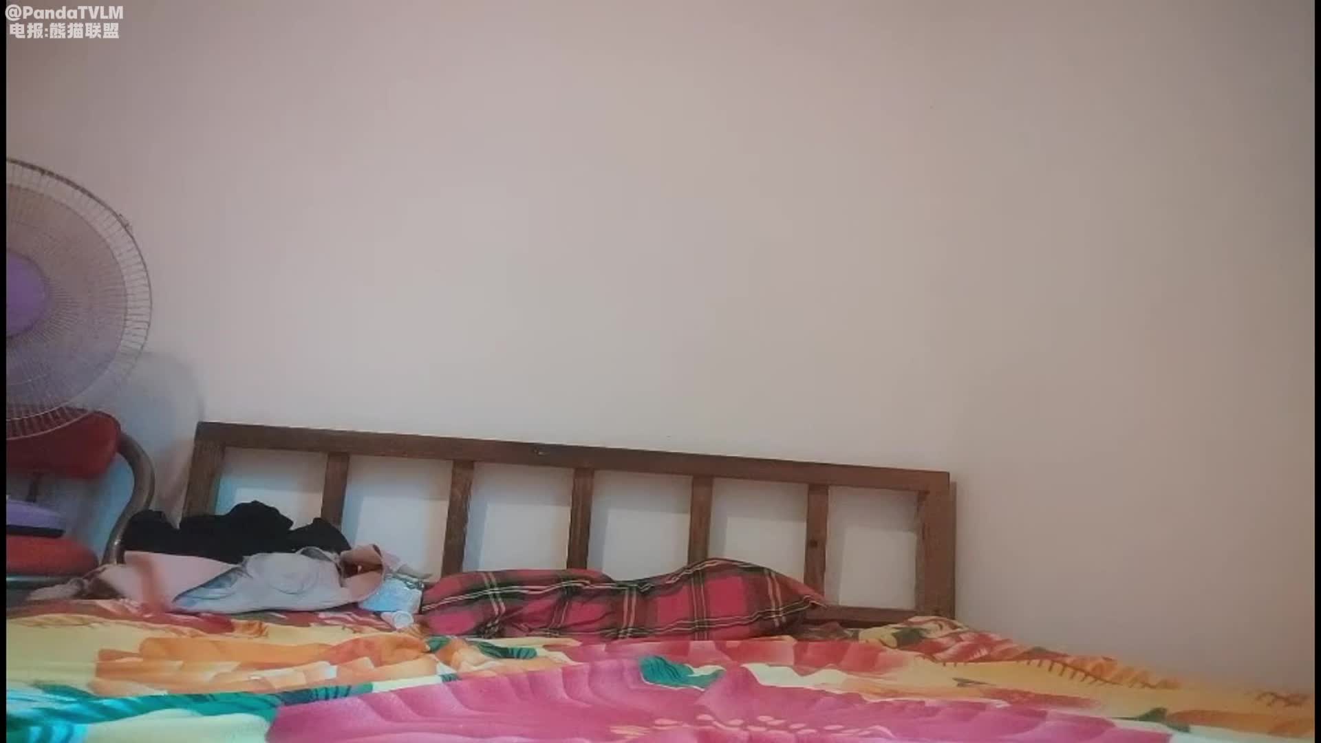 熟女寂寞人妻少妇出租屋偷情私会强壮小伙啪啪打炮