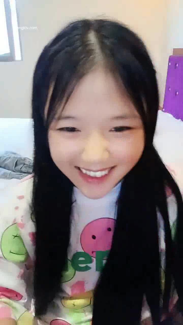 二十万完整版萝莉资源已更新vip群      永久会员128物有所值防狼喷雾 一件代发