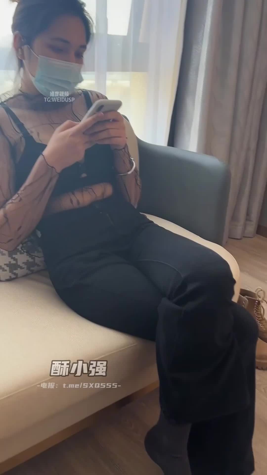 #丝足狂喜 #绿帽 #黑丝  #少妇 #淫妻【丝足狂喜】推特28万粉丝国产原创丝袜足交博主「酥小强」付费私拍 线下专约素人模特足交抚摸调情01️原创：#酥小强  #姐夫  编号：1238