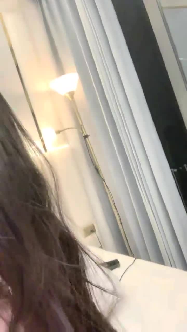 极品女同事被单位领导下药迷翻一起玩完美露脸