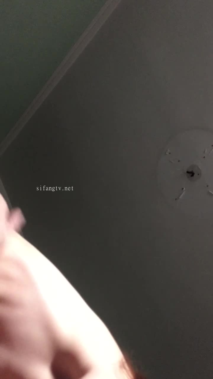 【影片名称】：云盘高质露脸泄密！东北极品母狗【王露】性爱真实自拍，口活秒杀会所头牌，女上位全速扭动，太骚了，直戳你的XP【影片格式】：MP4【影片大小】：1040MB【影片时间】：01:09:32【影片说明】：无码