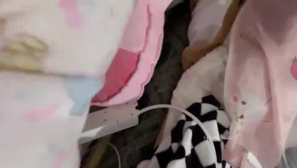 快手网红 还能抱你吗 和男友xx视频流出 #精神小妹 #快手 #网红_(:_」∠)_投稿点我