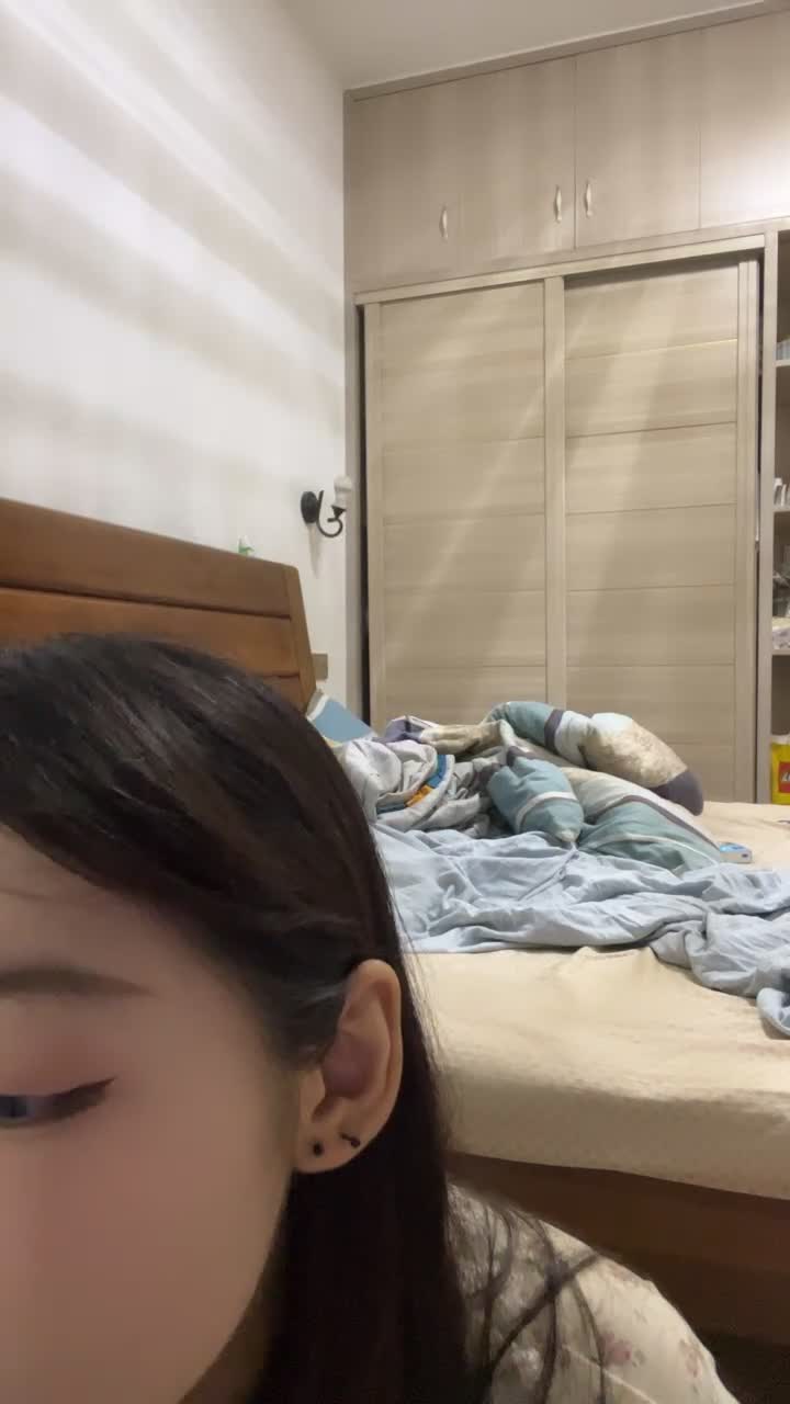 很多人找的困困兔的闺蜜直播大秀 她也是用困困兔的账号直播 #困困兔 2