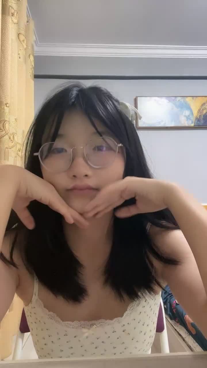 很多人找的困困兔的闺蜜直播大秀 她也是用困困兔的账号直播 #困困兔 2