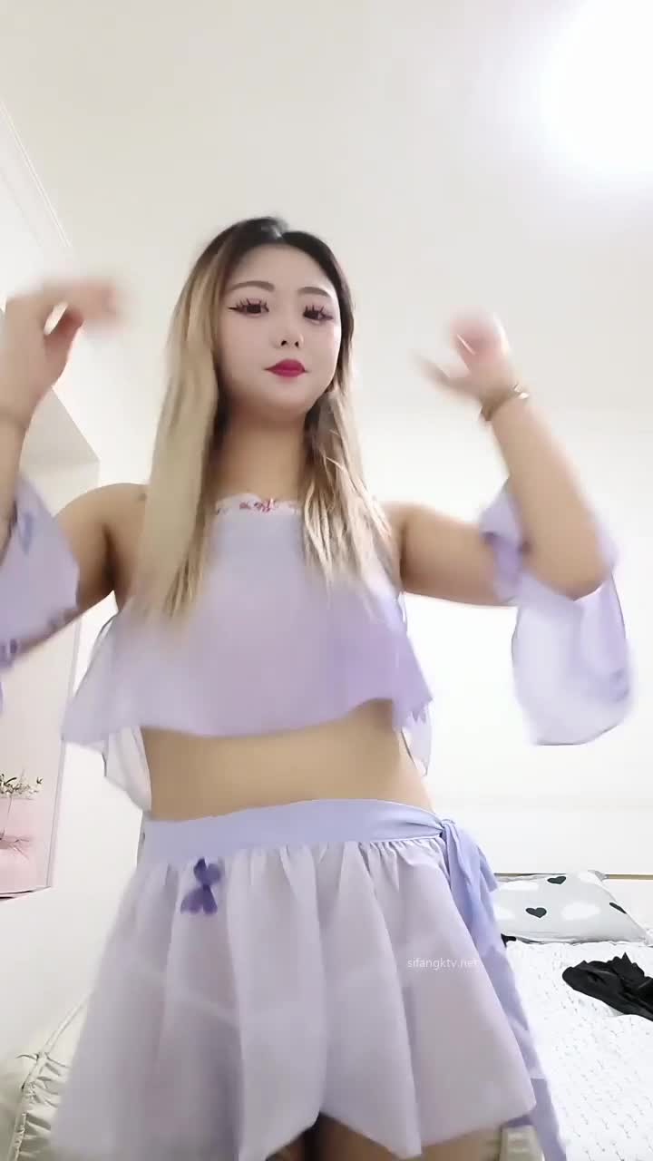大花腿精神小妹 小诗诗晚安自慰大秀#精神小妹