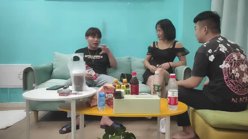 专约老阿姨 风韵犹存40多岁熟女姐姐 沙发上不过瘾去床上再来一发