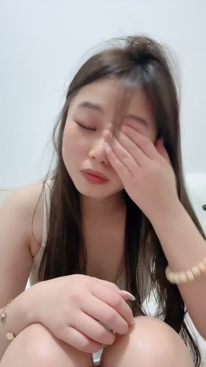 精神小妹直播大秀超超级合集52又是羡慕精神小伙的51天️️️#精神小妹 #直播 #纹身我要去给精神小伙当马仔了 可以轮到吗 我去推屁股也行啊