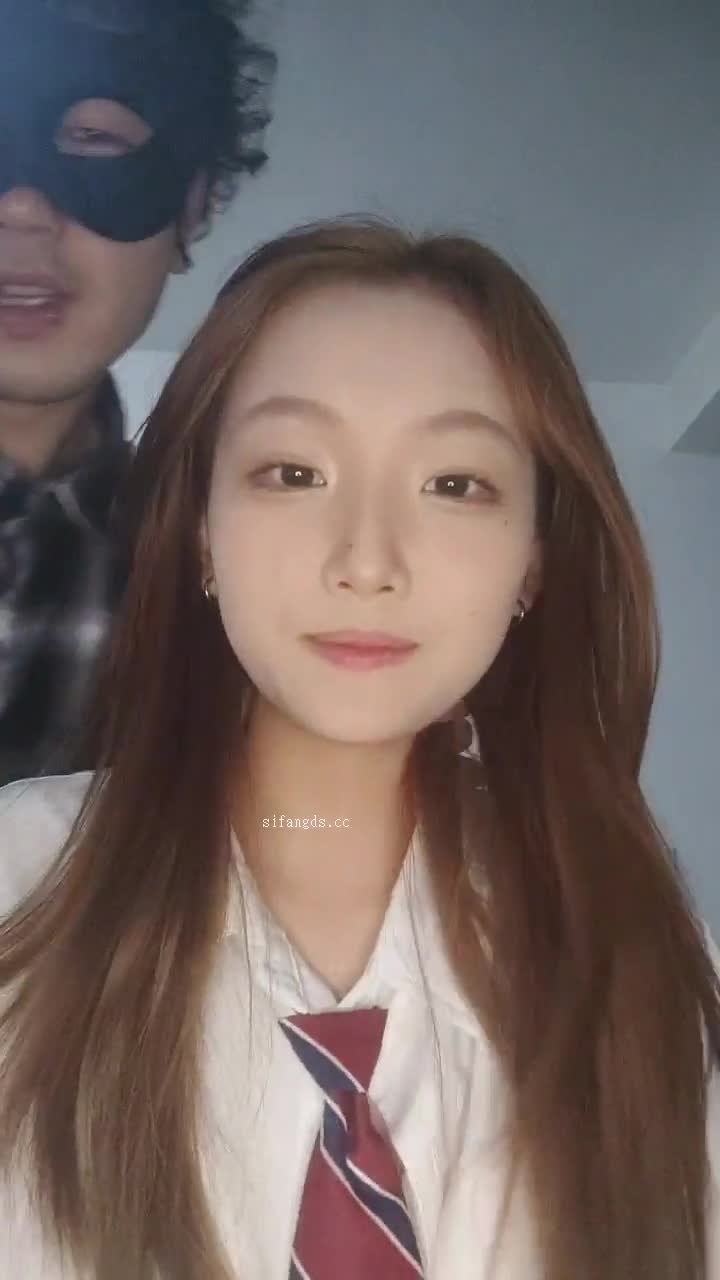 吐血推荐 极品反差婊 张阳阳穿衣服的时候以为是一个高颜值的清纯学生妹 脱了衣服才发现是一个大花臂纹身精神小妹 真他妈反差婊贱货一个啊 #张阳阳合集合集共60个视频