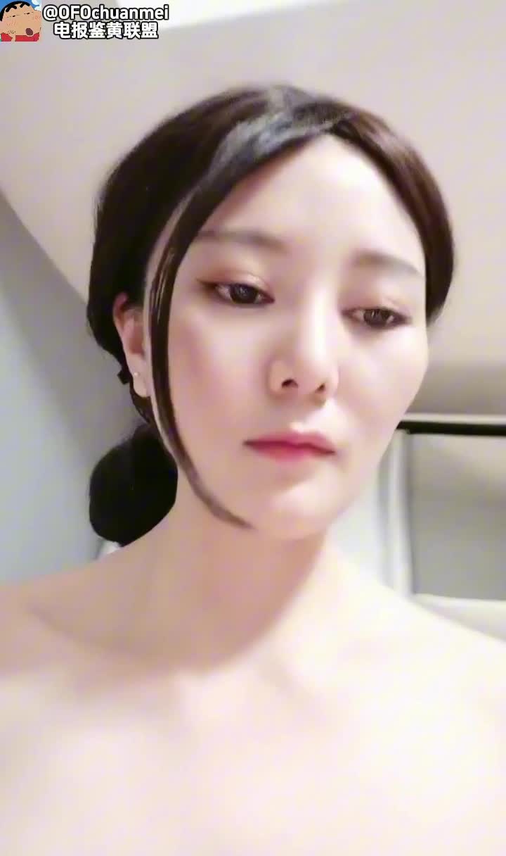 极品美人妻诱惑直播 阿姨年轻时一定迷倒不少人 看着不能操至少能撸一发#少妇 #人妻 #美乳 #骚妈