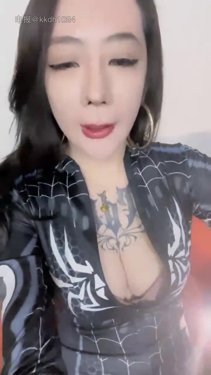 【欲许愿池】巨乳网红~夜店DJ~!抖奶热舞~跳蛋狂震~爽死啦 4V #欲许愿池 10