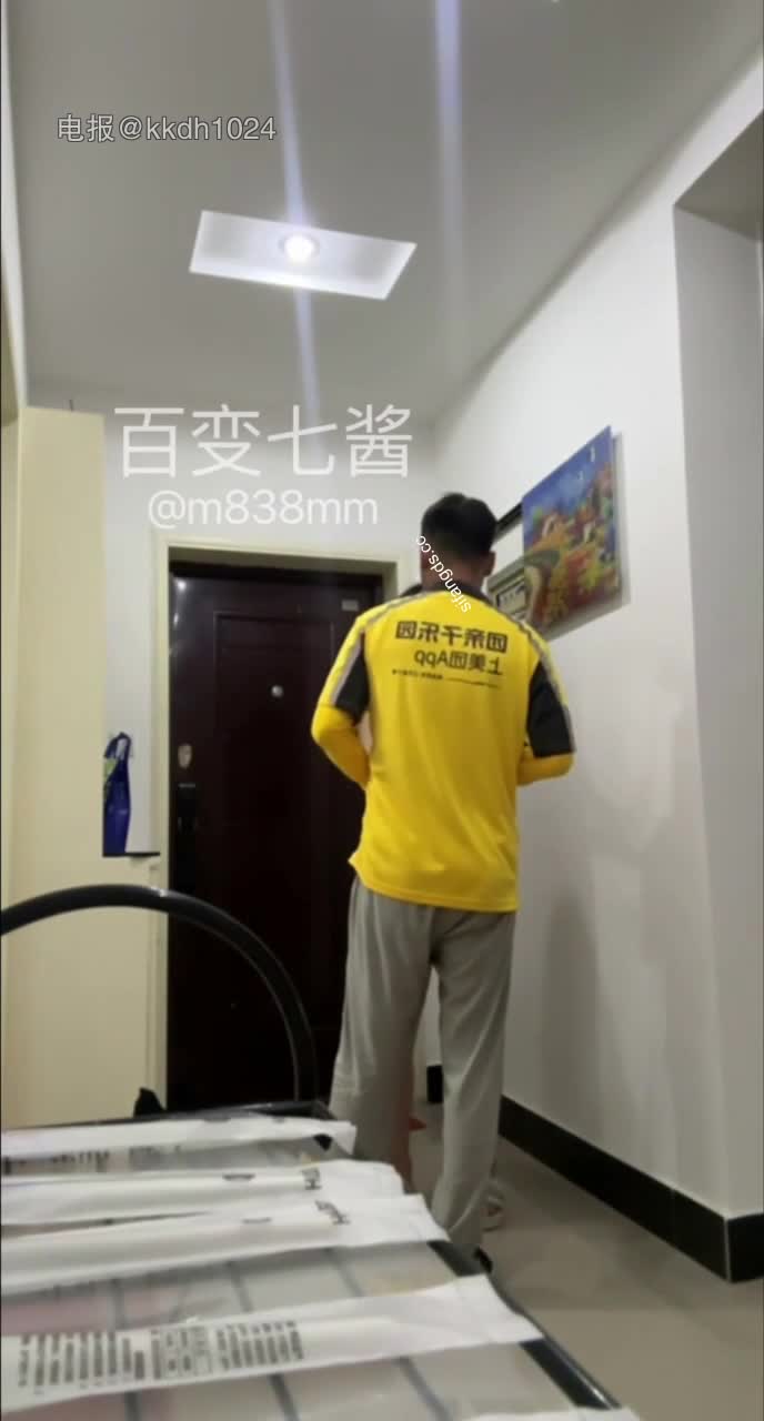 查小理 极品母狗【百变七酱】付费VIP福利，极限露出勾引 5V #推特 #查小理 #百变七酱 16