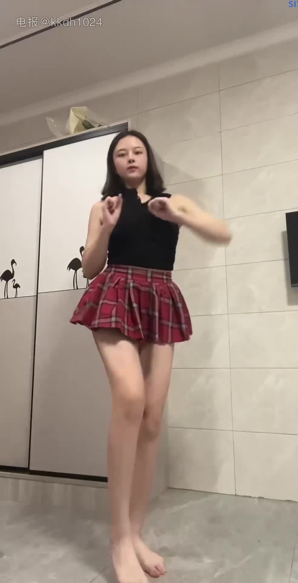 ️青春无敌️抖音风人气极品身材网红女神【小西西】新年大礼包，逆天大长腿节奏裸舞正反对比 #小西西 12