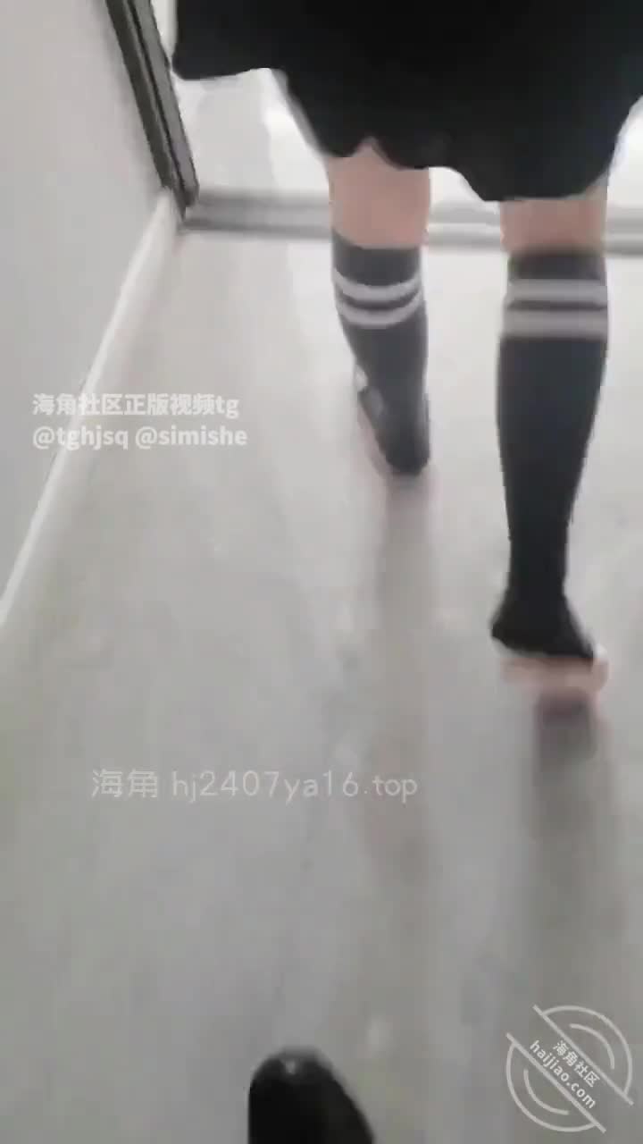 【海角社区】乱伦系列《试探私立高中女儿》连载⑧ 真没想到啊，我竟然把精液射进了女儿嘴巴里