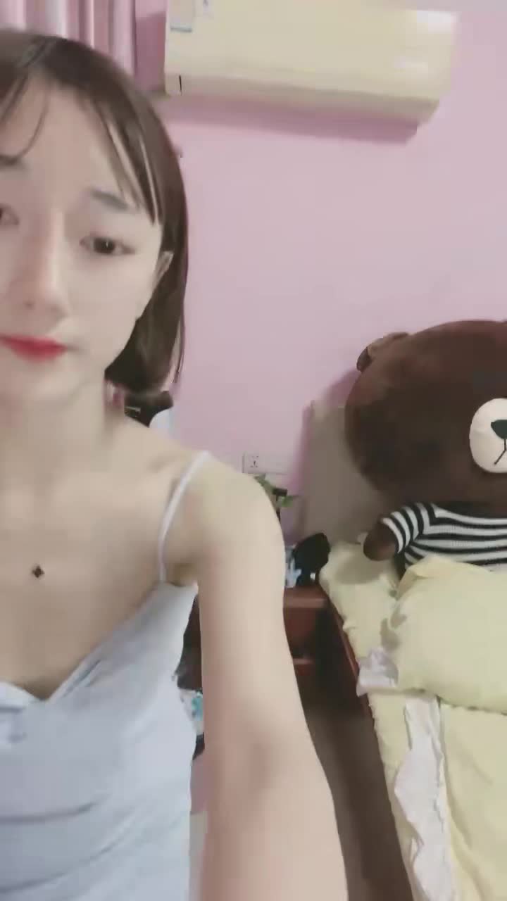 #七彩 #黄播 母女齐上阵 七彩女神 #你的小辣辣 看个乐子就行了，别太相信标题