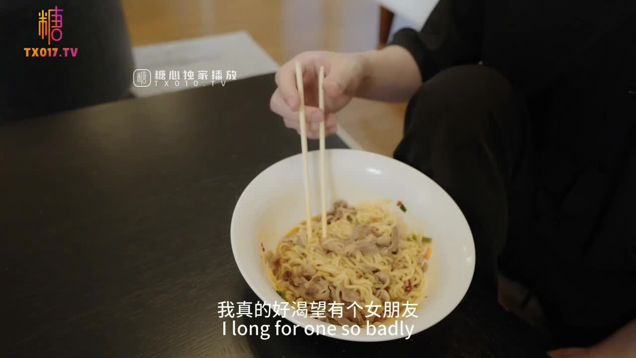作者：#nana_taipei #nana #娜娜出处：#推特 #糖心vlog标签：#国产 #角色扮演 #足控 #舔脚 #足交 圣诞节 傲娇麋鹿奉命榨精