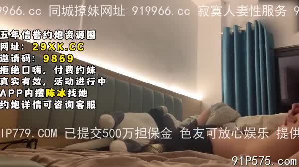 #P站 #LonelyMeow #瑶瑶 #Onlyfans有一位外国男友的北京姑娘，露出、三洞全开,偶尔也会与另外一位华人姑娘双飞,女主下体仿佛装了喷泉，每部20几分钟不等。