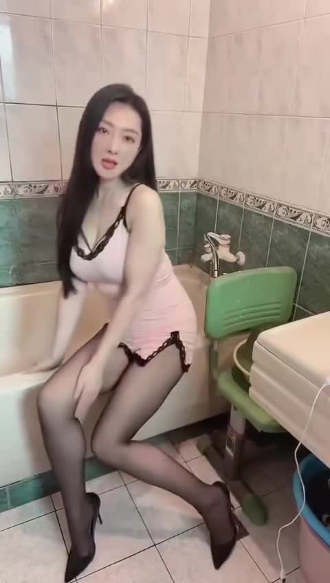 关键词： #EVE依然 评级： 一品ps：平面模特御姐EVE依然丝袜电影收藏馆：@siwasc8