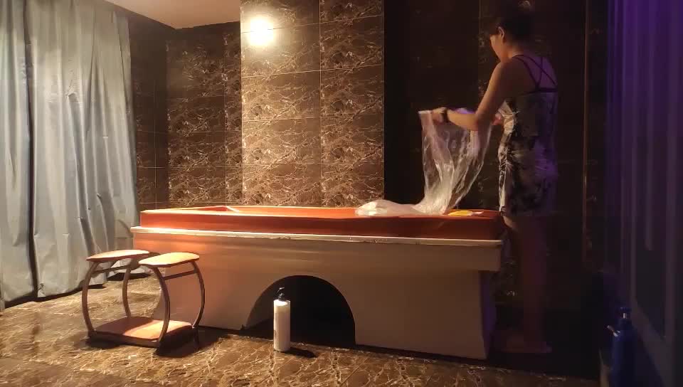 探访按摩店 女技师全套服务 ，水床开始，技术一流，疯狂乱艹