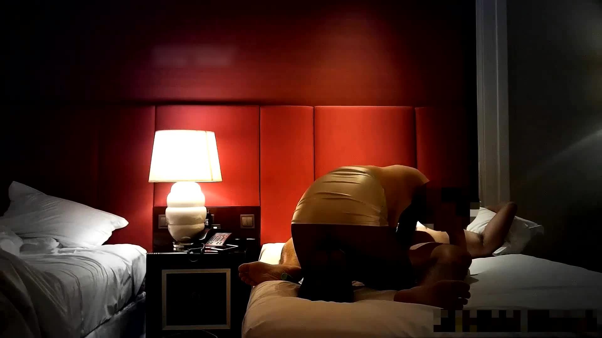 关键词：#仓本C仔 #内裤哥评级： 一品ps：（第三弹）经典资源，大屌男仓本C仔，这是个会所大佬，嫖遍了全国各地，各种外围妹子，第七个俄国超模身材真绝，视频都是偷拍视角，所有妹子都必穿丝袜丝袜电影收藏馆：@siwasc8