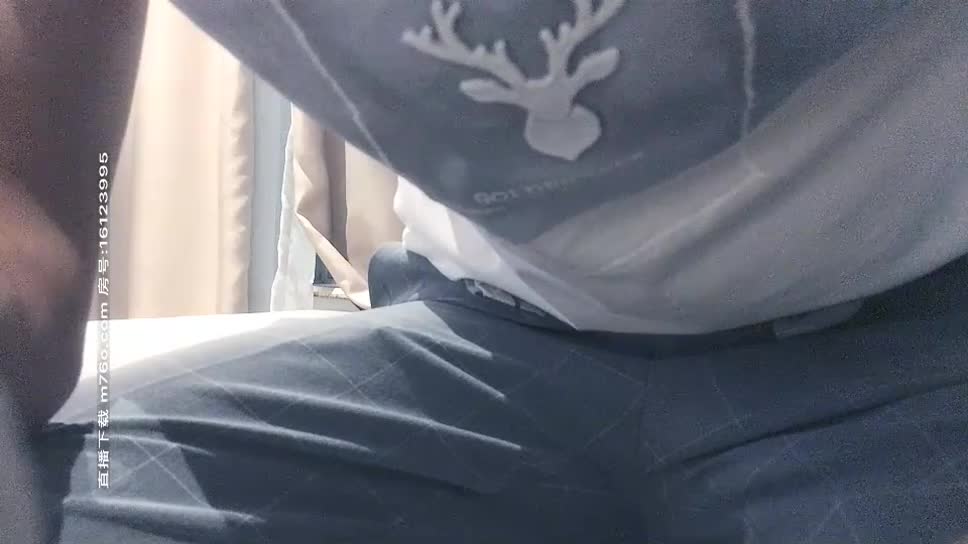 太子探花极品第二场约了个短裙妹子关灯啪啪，口交床边抬腿大力抽插猛操