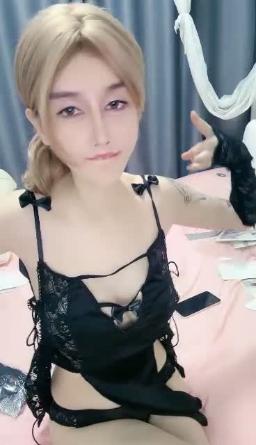 #直播 花臂纹身混血美女！白嫩美乳无毛骚穴