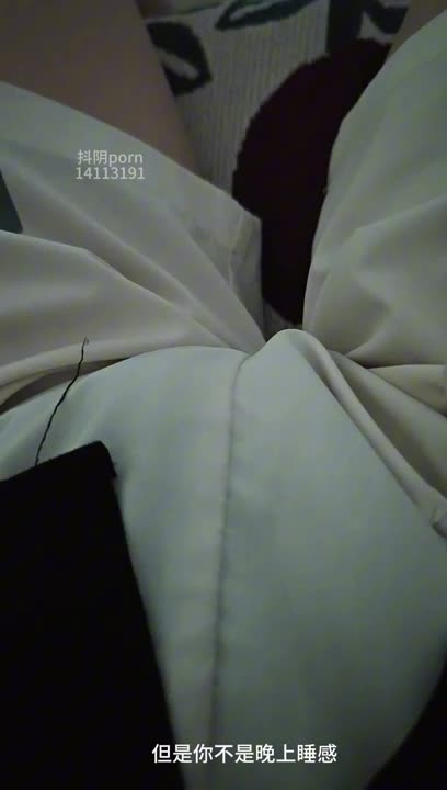 绿帽精选️️【服装店老板娘】极具反差感，尽显风骚和淫荡️️老公是资深绿帽爱好者 老板娘平时在店里一本正经 老板故意很久没干老板娘 指使小伙勾引老板娘 拍视频发给他撸管看#绿帽 #反差 #老板娘