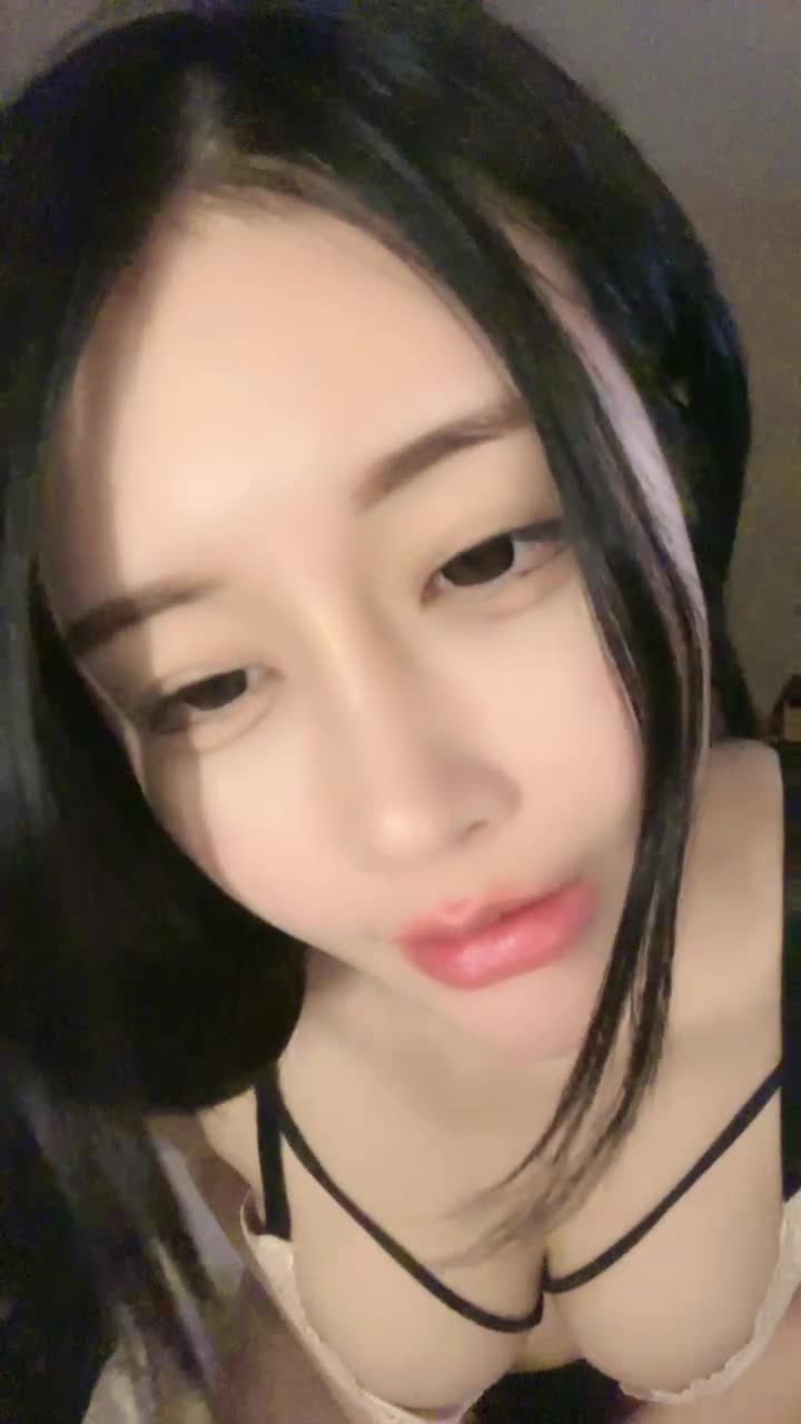 #半糖 #头像是本人 极品大奶美乳 开档丝袜高跟鞋子道具自慰