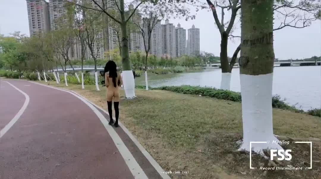 【露出】经典露出博主FSS 冯珊珊 挖坟的经典 #露出 #户外