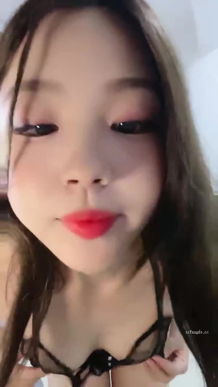 #粉嫩少女