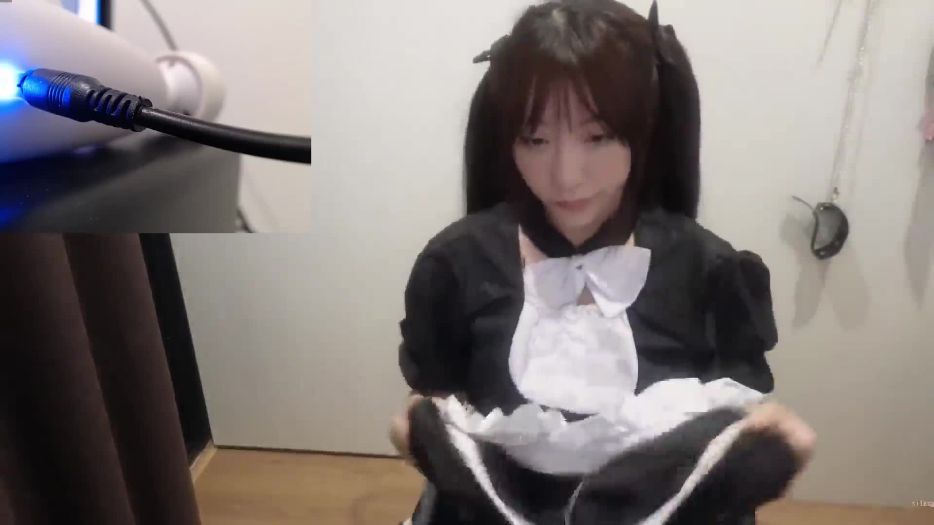 【#minion998】黑丝反差美女 三镜头自慰大秀 炮机内窥镜各种大棒抽插