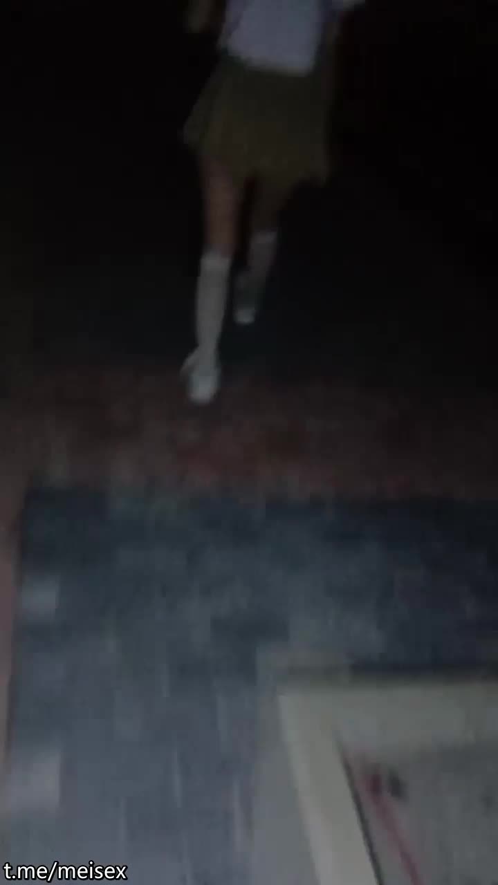 夜战骚货人妻少妇 高筒白袜jk制服 这个才是露出野战的高境界