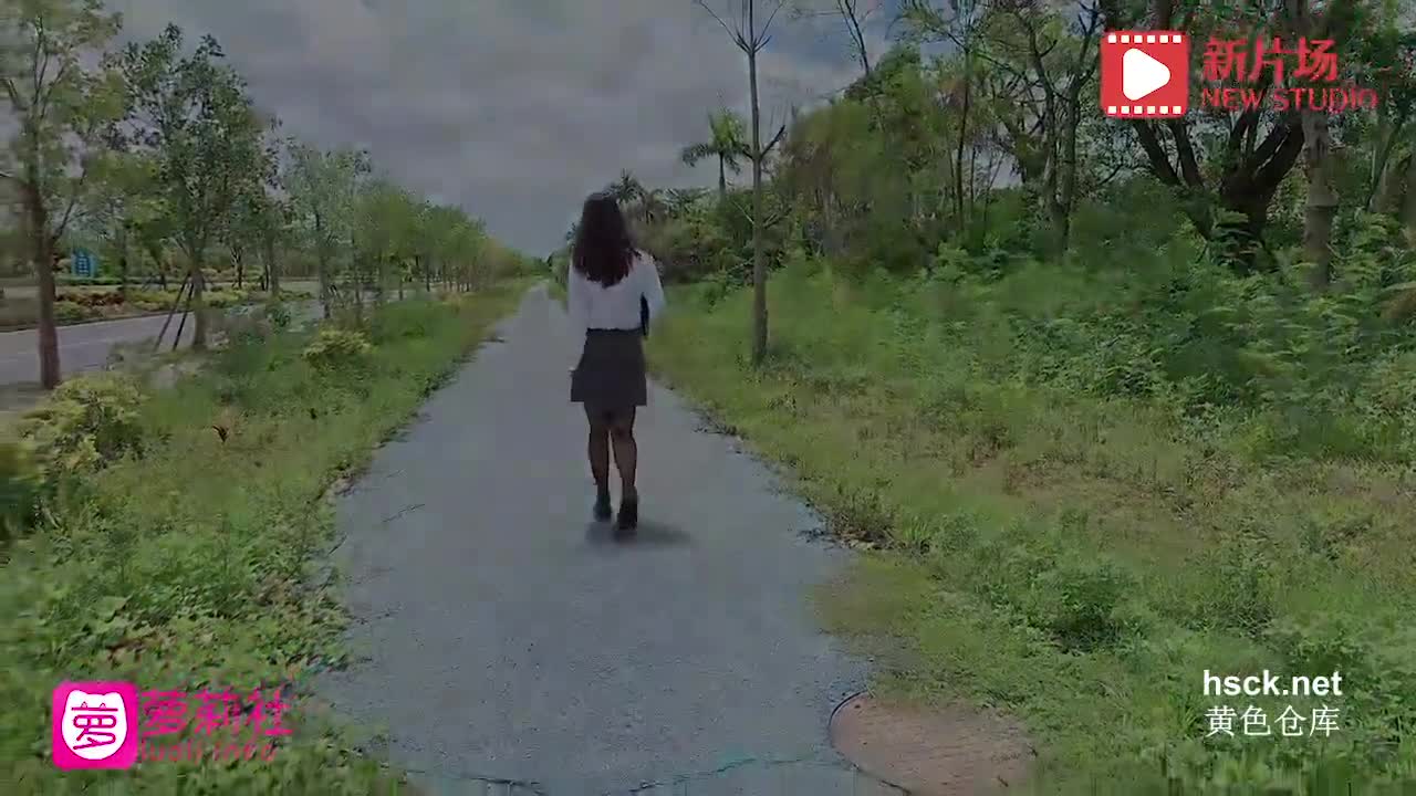 #蘿莉社 #奶咪酱 #黑丝 #OL职场升职记 将骚穴内射满浓精
