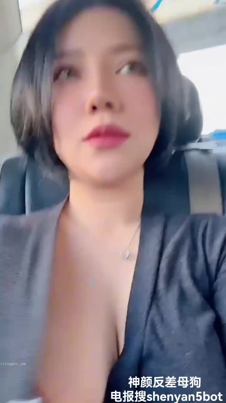#巨乳 淫荡人妻D罩杯奶头都给人吸黑了