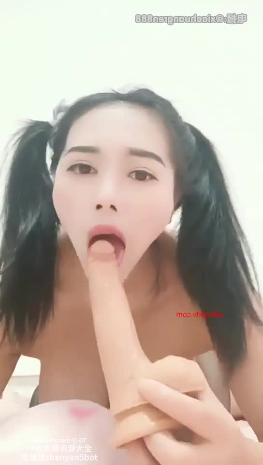 #巨乳 超级丰满大奶反差骚货酷爱在户外露出那一双巨乳 颤抖激情骚舞看的人血脉喷张
