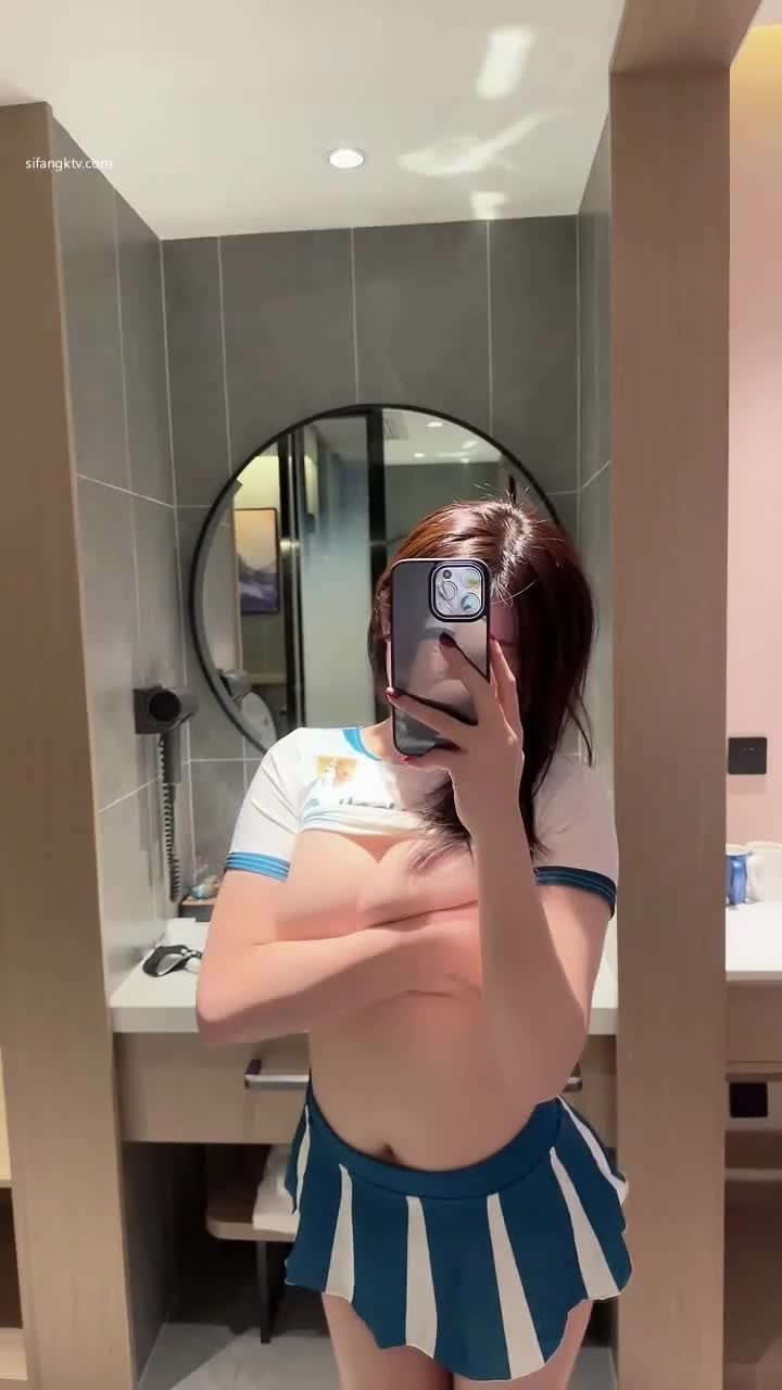 极品巨乳骚货小母狗 酒店大秀身材卖骚 等待主人爸爸的光临 的确 这个身体嫩逼确实是馋人