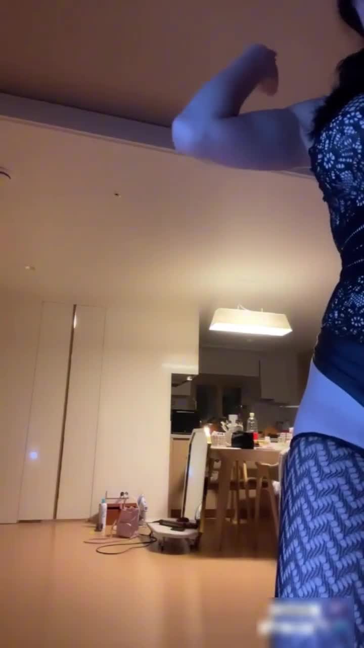 #美乳 韩国超火少妇 奶子还是那么白皙软绵绵