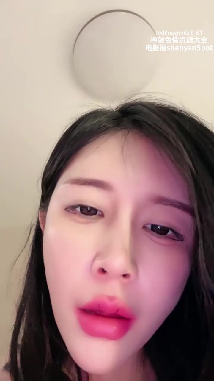 #巨乳 超级骚的白嫩巨乳御姐开档黑丝高跟极限诱惑 表情销魂淫荡 道具骑乘一脸骚样淫叫不停 第二弹