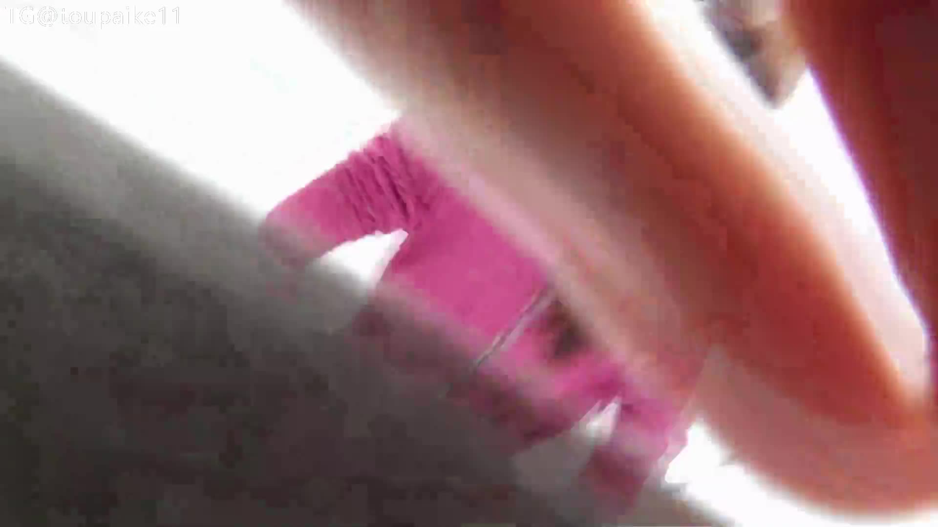 师范大学女厕课间偷拍 高清贴逼拍 尿水滴清晰可见 12