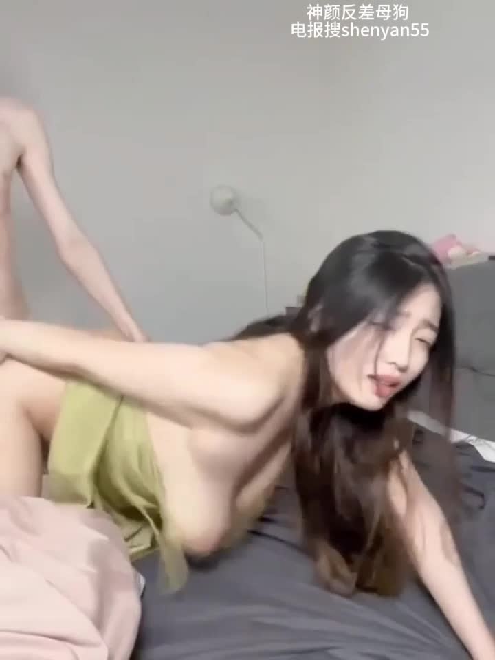 #巨乳 淫荡母狗 白嫩的E罩杯木瓜奶 看奶子就知道是母狗
