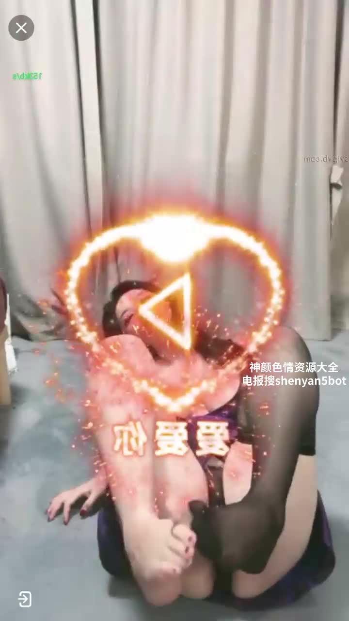 #爆乳 丰满极品巨乳女神发骚揉奶 表情销魂 大奶极限诱惑骚舞淫语 一脚不停 第二弹